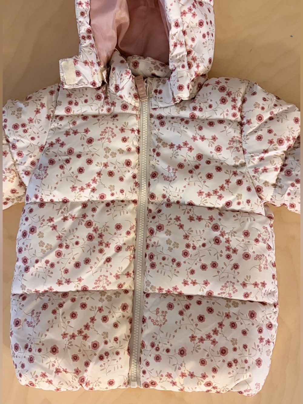 H&M Toddler Floral Puffer Jacket Floral Hooded Puffer Jacket Girls 4T | Like new